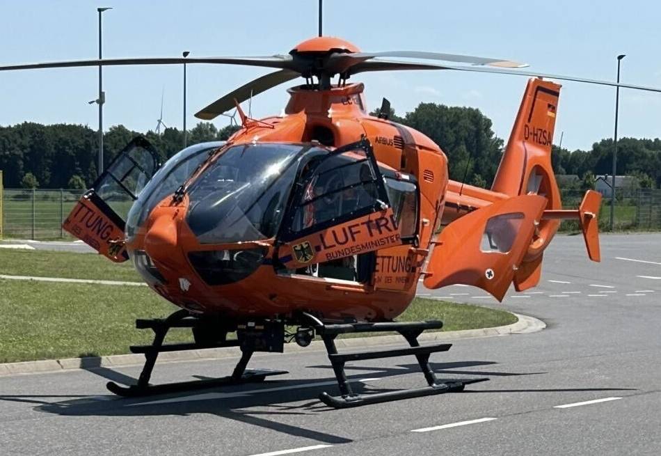 An Kreisverkehr in Breyell: E-Roller-Fahrerin bei Unfall schwer verletzt