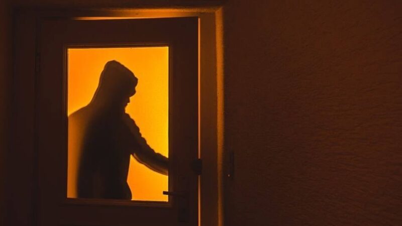 Sonntagnacht in Willich: Hotelgast läuft Einbrechern über den Weg