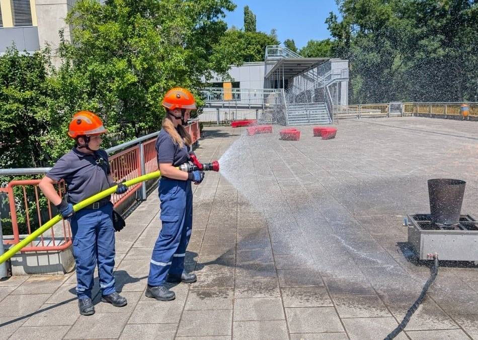 Übung der Jugendfeuerwehren: Blaulicht und Martinshorn – aber kein Grund zur Sorge
