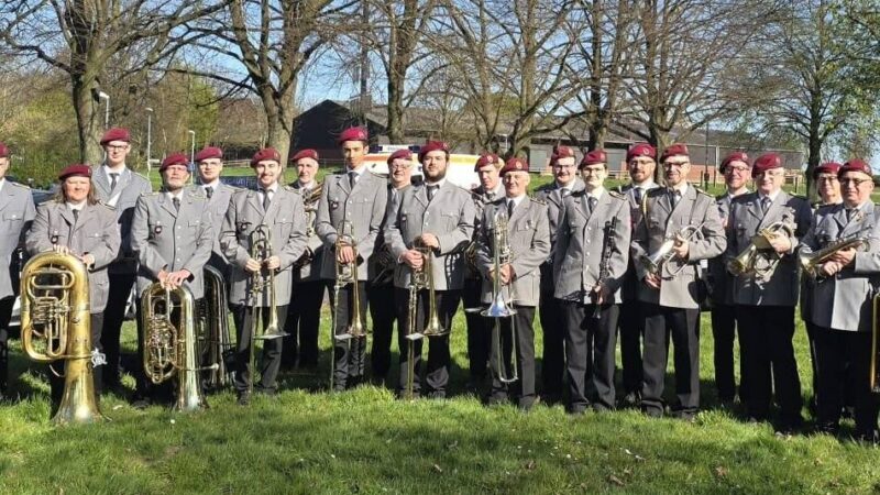 Blasmusik beim Schützenfest: „Oh, der feine Herr Leutnant, der geht jetzt bis Oktober in Uniform“