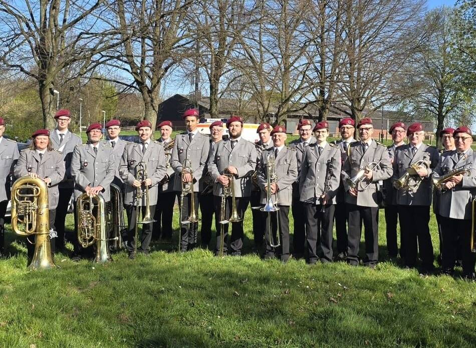 Blasmusik beim Schützenfest: „Oh, der feine Herr Leutnant, der geht jetzt bis Oktober in Uniform“