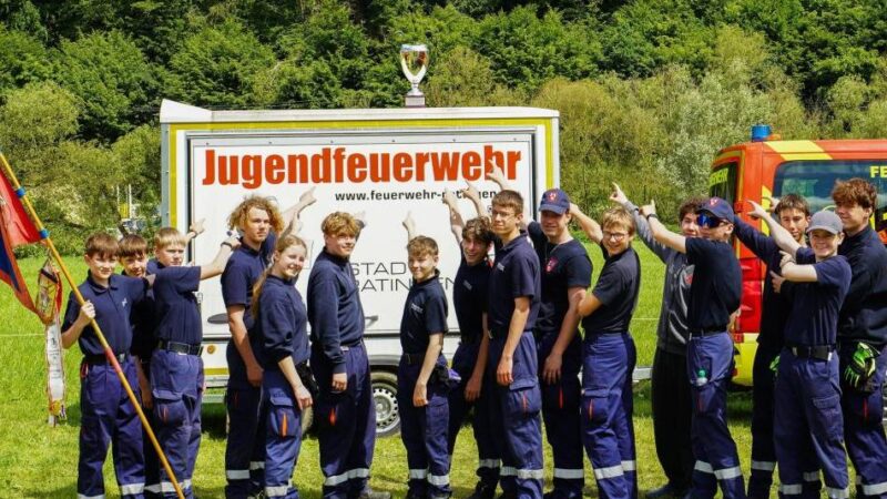 Jugendfeuerwehr Ratingen: Vier Tage Schlamm – und ein Pokal, der alles vergessen lässt