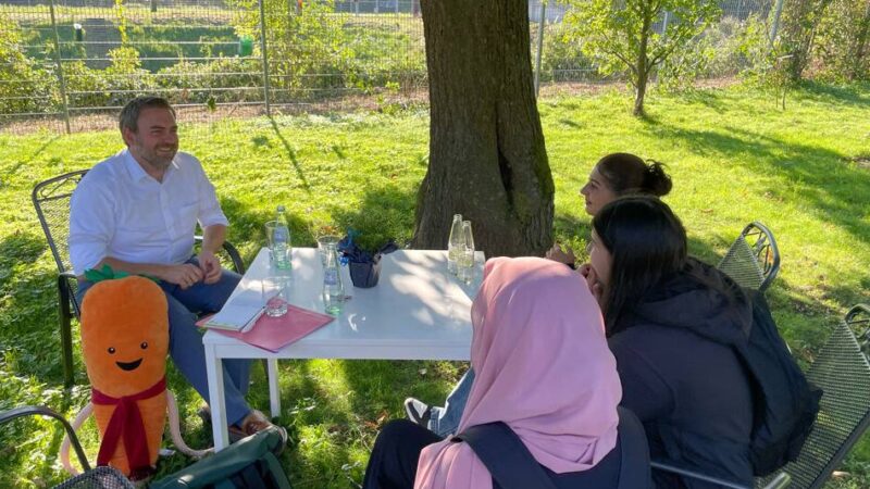 Spielplätze, Schulalltag, ÖPNV: Bürgermeister lädt zur Sprechstunde – Was bewegt Kinder und Jugendliche?