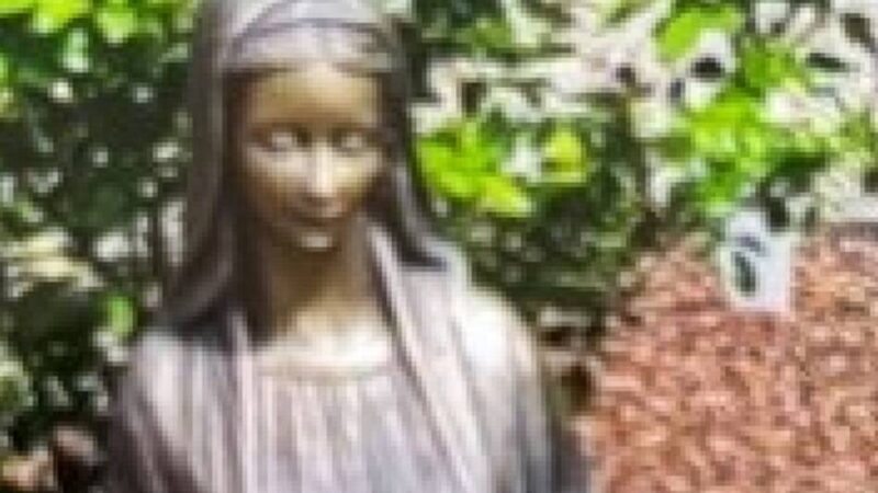 Friedhof in Duisburg: Diebe stehlen Bronze-Statue vom Elterngrab