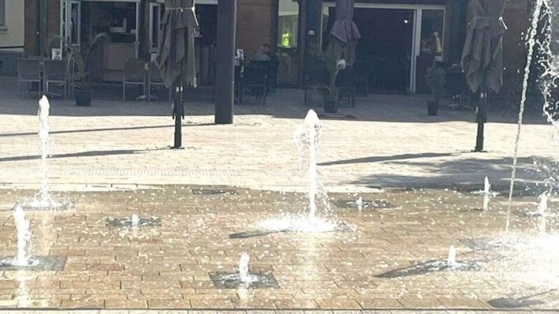 Fontänenfeld in Willich: Brunnen auf dem Markt sprudelt wieder