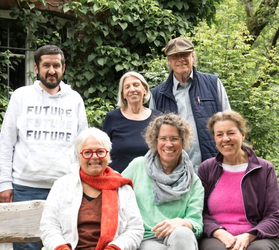 „Kunst im Bauerngarten“ auf dem Tuppenhof: Fünf Künstler zeigen Werke zu Freiheit und Natur