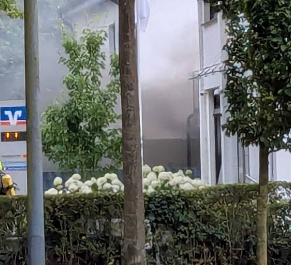 Einsatz in Twisteden: Mann zündet Wohnung an und greift zu Messer