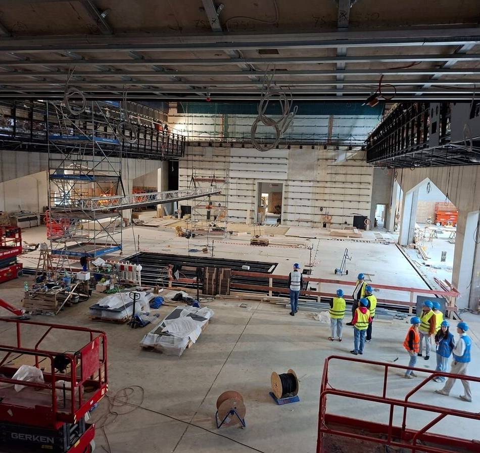 Langenfelder in Monheim: Industrieverein besucht die Baustelle der Kulturraffinerie