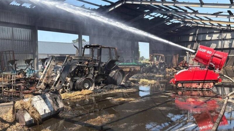 120 Einsatzkräfte vor Ort: Feuerwehr zieht Bilanz nach Großbrand auf Bauernhof