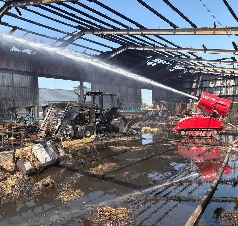 120 Einsatzkräfte vor Ort: Feuerwehr zieht Bilanz nach Großbrand auf Bauernhof