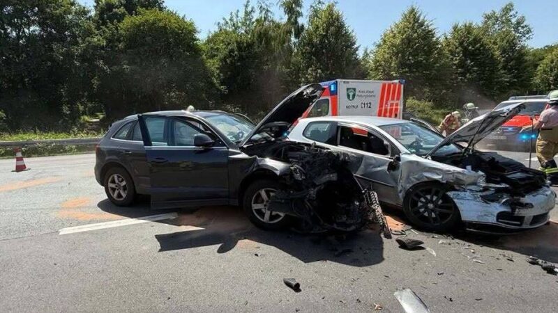 Fahrer leicht verletzt: Zwei Autos in Rheinberg zusammengestoßen