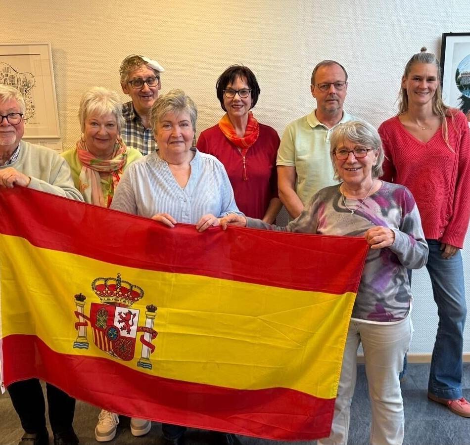 Bei Wein und Oliven: Plaudern über den Jakobsweg – Deutsch-Hispanische Gesellschaft lädt zu Stammtisch