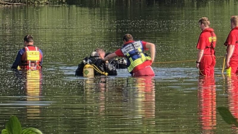 Suchaktion endet mit trauriger Gewissheit: 53-Jähriger geht in Klever Baggersee unter und stirbt
