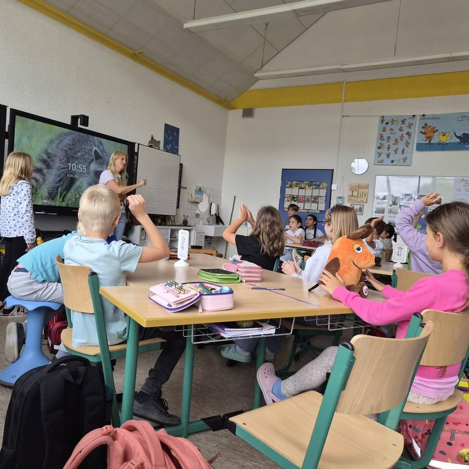 Tannenbusch-Schule: Statt Unterricht auf Sendung – Drittklässler machen eine Woche Radio