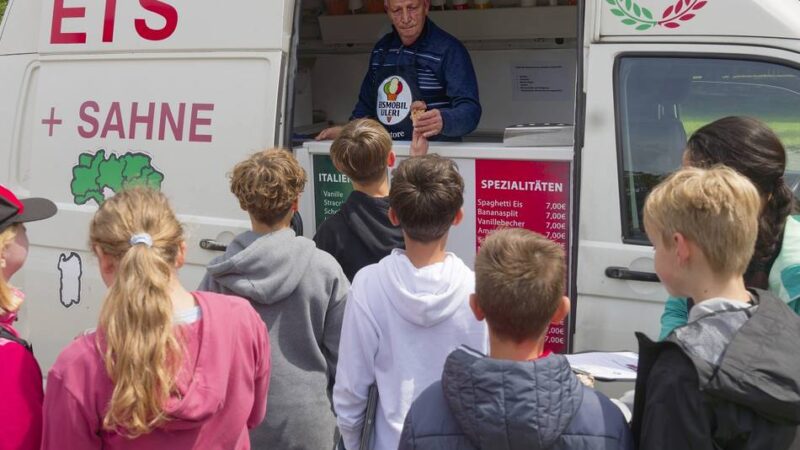 Belohnung in Dormagen: Eis für engagierte Stadtradler