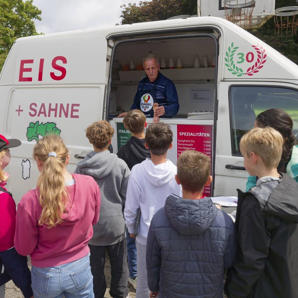 Belohnung in Dormagen: Eis für engagierte Stadtradler