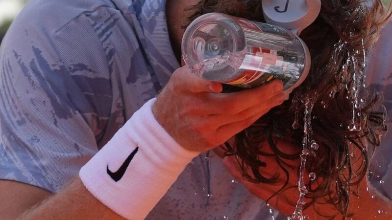 Topfavorit strauchelt in Runde zwei: „Geschmolzen wie ein Gletscher“ – Sinners Aus und die Folgen
