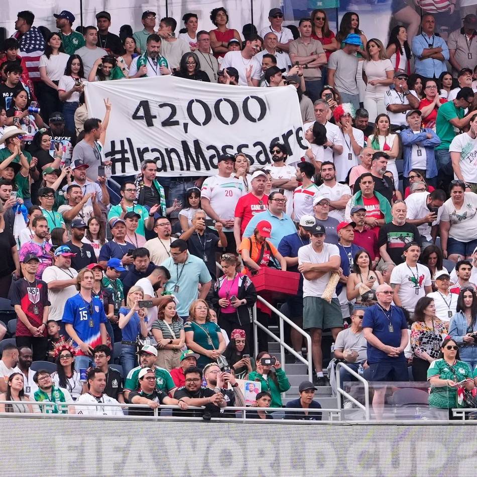 Rechtliche Schritte und Strafen: Nach Protesten beim WM-Auftakt – der Iran droht seinen eigenen Fans