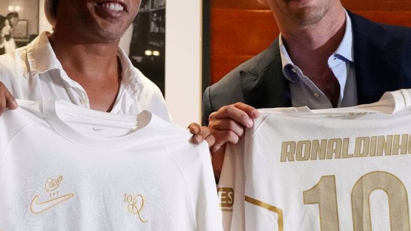 In Italiens Serie C: Großer Medienrummel im Video – Ronaldinho verkündet Comeback mit 46 Jahren