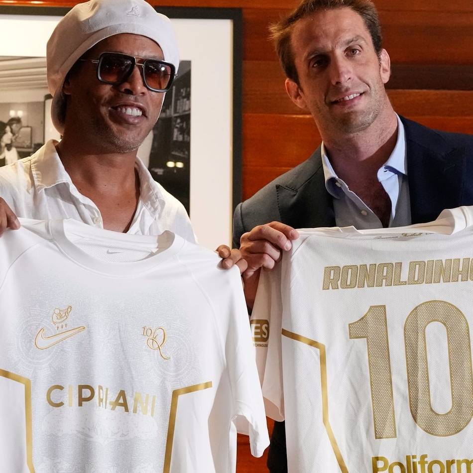 In Italiens Serie C: Großer Medienrummel im Video – Ronaldinho verkündet Comeback mit 46 Jahren