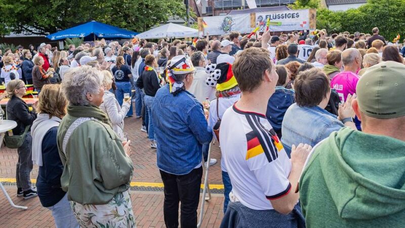 Public Viewing in Brüggen: WM-Spiele im Biergarten an der Brachter Mühle