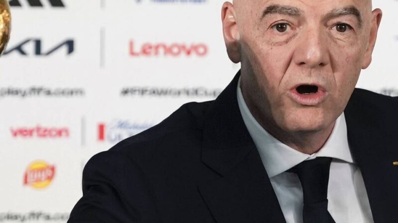 „Wirre Rede im Trump-Stil“: Nähe zu US-Präsident und Einreise-Verbot – Infantino verteidigt strittige Entscheidungen