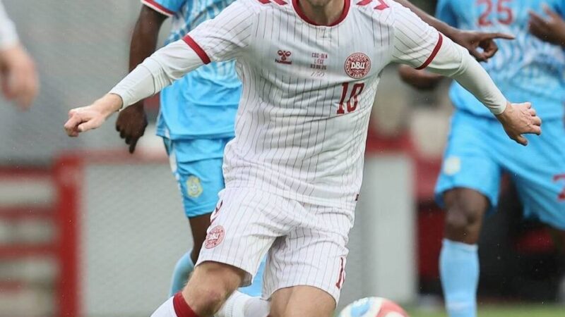 Schlimme Erinnerungen werden wach: Große Sorgen um Christian Eriksen – Däne kollabiert erneut bei Länderspiel