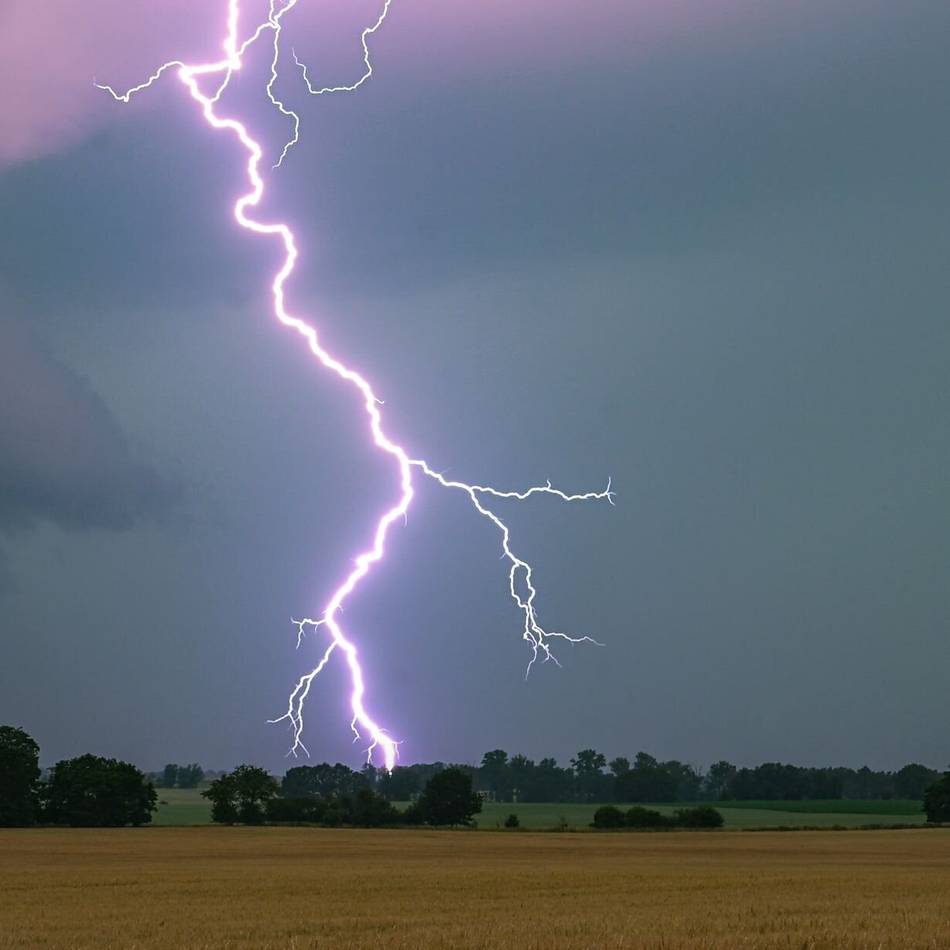 Stadtwerke Radevormwald geben Auskunft: Blitzeinschlag war Grund für den Stromausfall