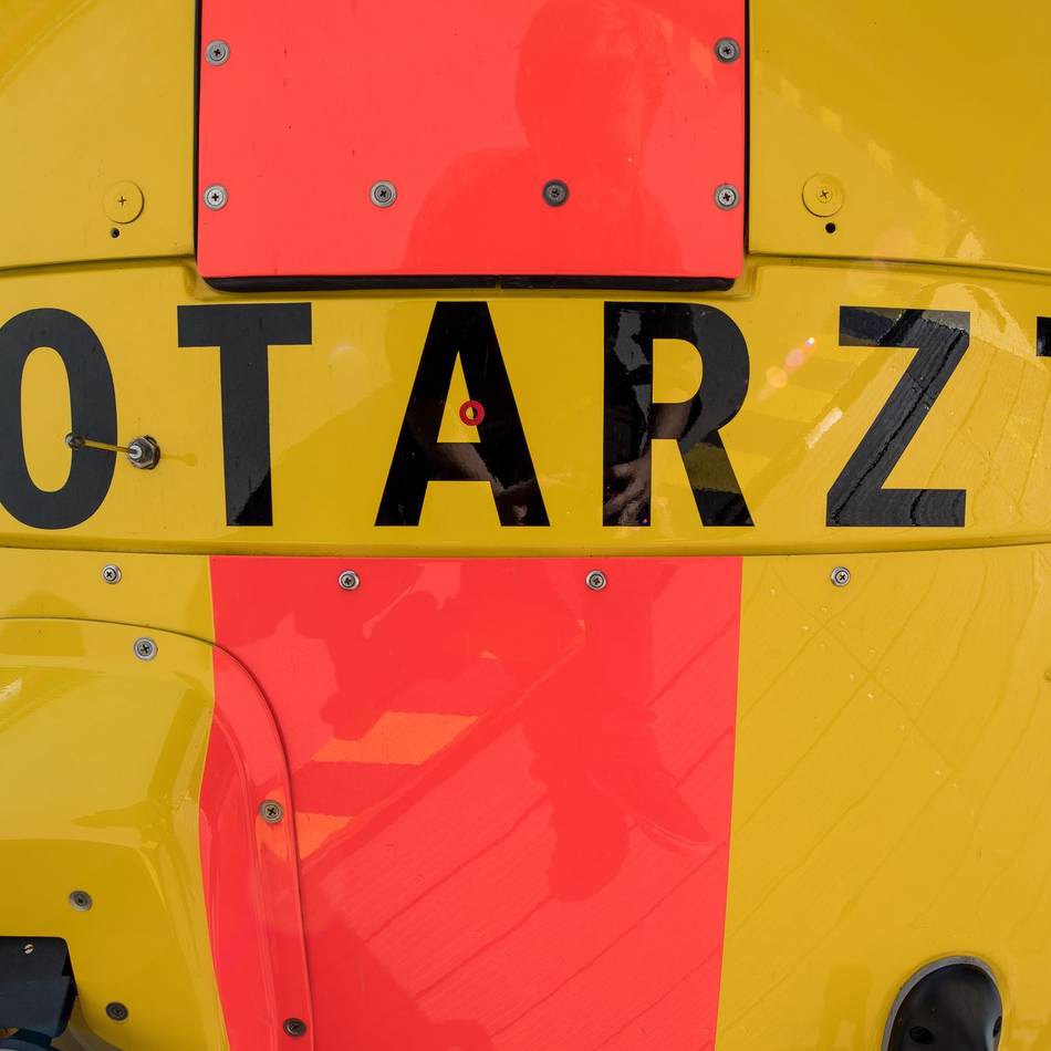 Hubschrauber im Einsatz: Streit auf offener Straße in Remscheid endet mit Schwerverletztem
