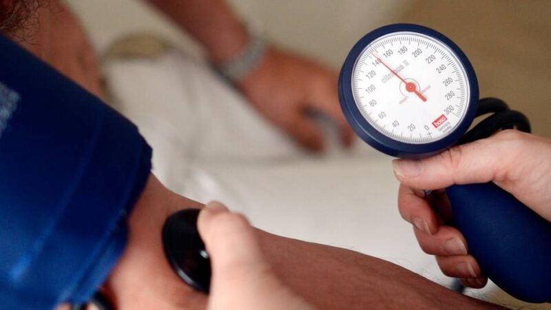 Empfehlungen des Xantener Krankenhauses: Hitze-Warnsignale – wann Sie zum Arzt gehen sollten