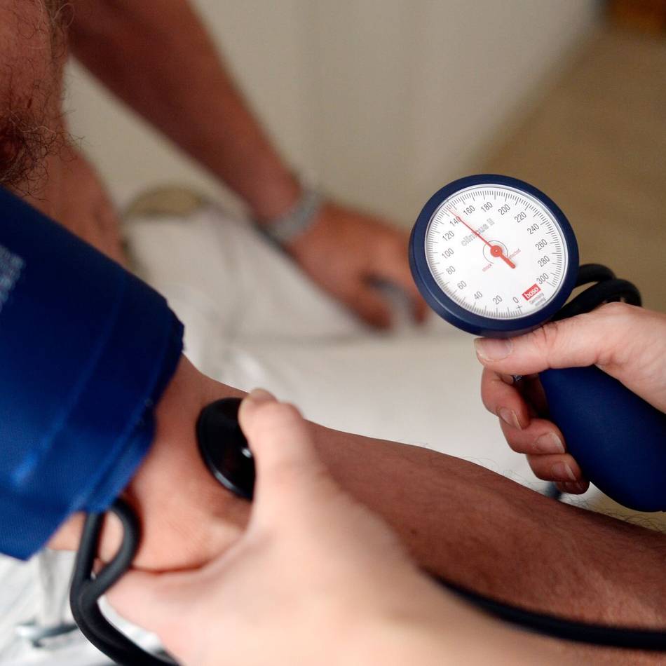 Empfehlungen des Xantener Krankenhauses: Hitze-Warnsignale – wann Sie zum Arzt gehen sollten