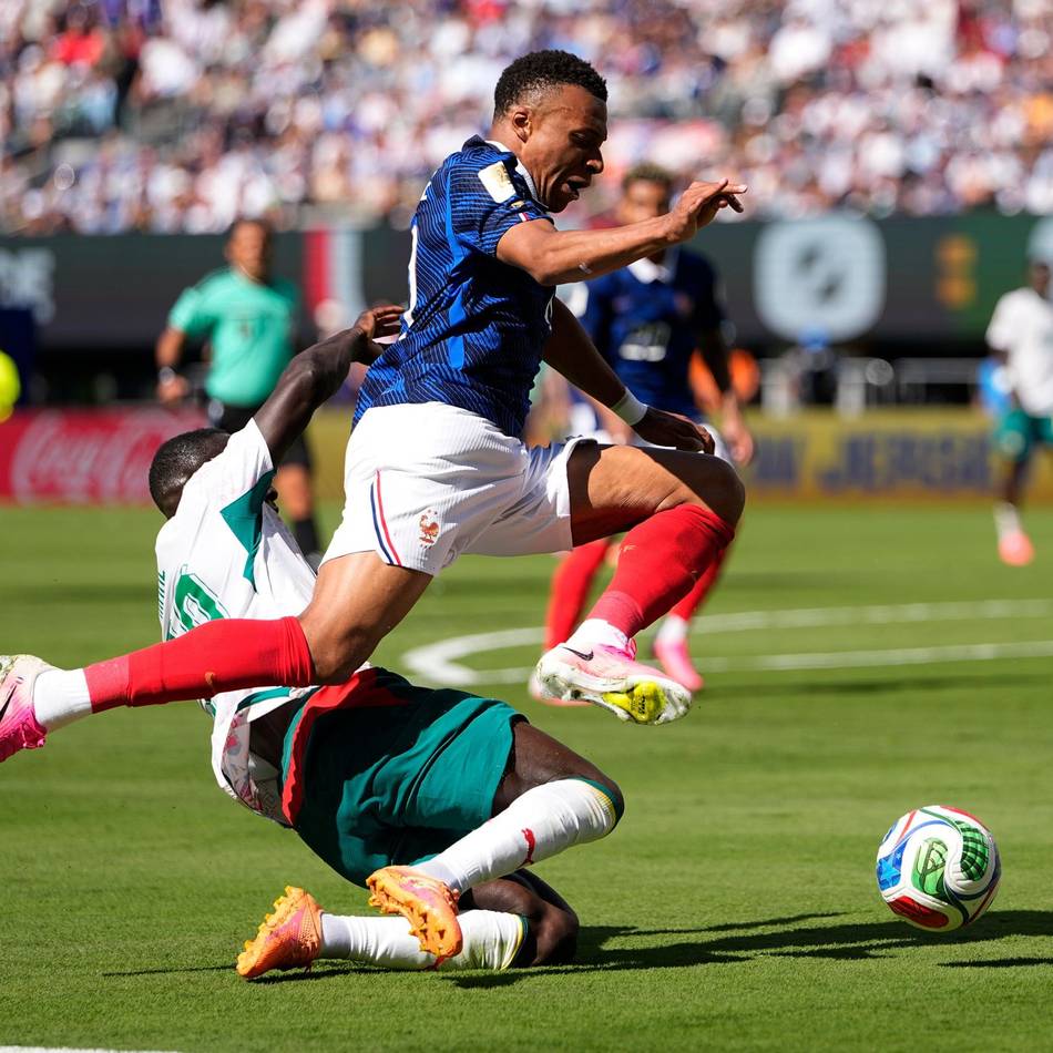 Wegen Mbappé-Szene: „Absolutes Rätsel und skandalös“ – Müller schimpft über Schiri beim Frankreich-Sieg