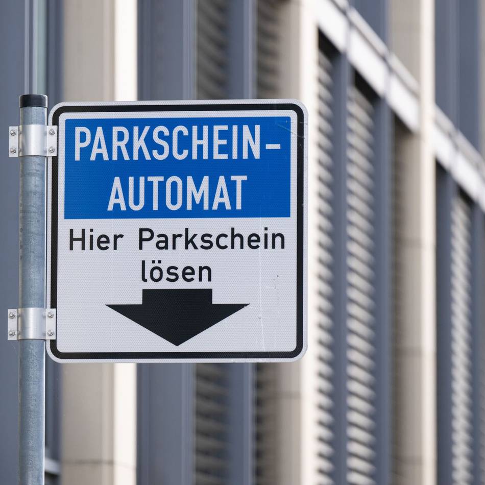 Parkschein oder Parkscheibe?: Bis zu zwei Euro pro Stunde – Emmerich entscheidet über Parkgebühren
