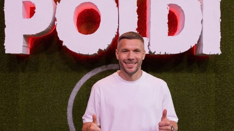 Doku startet am 4. Juni: Netflix zeigt Podolski privat – Krise mit Ehefrau Monika inklusive