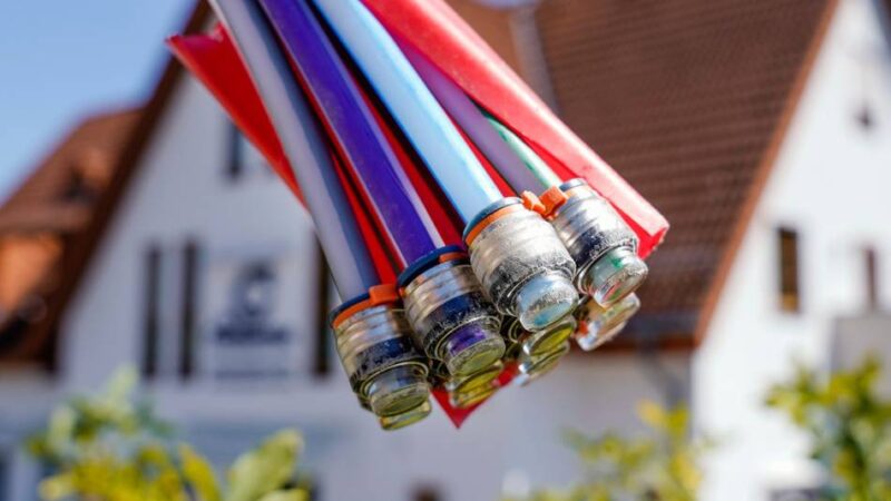 Glasfaser im Kreis Viersen: Ausbau liegt still – Zeitplan droht zu kippen
