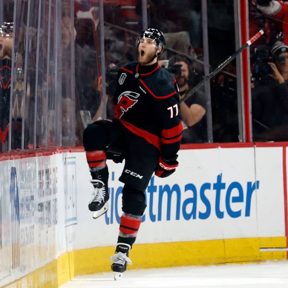 NHL: Stanley Cup: Hurricanes gewinnen wildes Spiel gegen Vegas