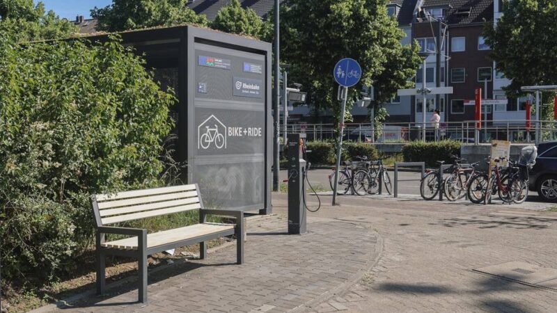Mobilität in Düsseldorf: Erste Mobilitätsstation in Wersten geht in Betrieb