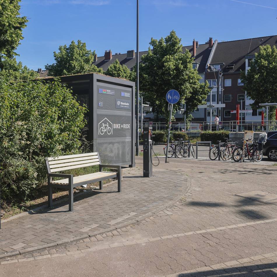 Mobilität in Düsseldorf: Erste Mobilitätsstation in Wersten geht in Betrieb