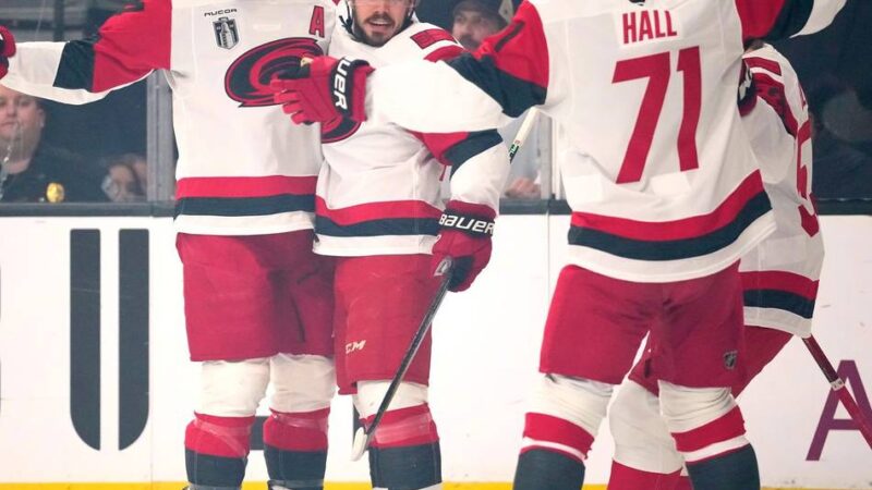 Eishockey: Hurricanes schlagen Golden Knights: Ausgleich in NHL-Finals