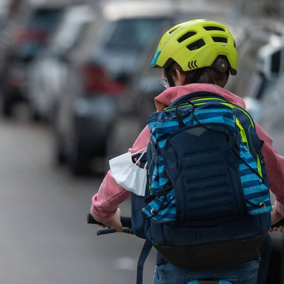 Angebot der Polizei des Kreises Viersen: Fahrradtraining für Kinder mit Down-Syndrom