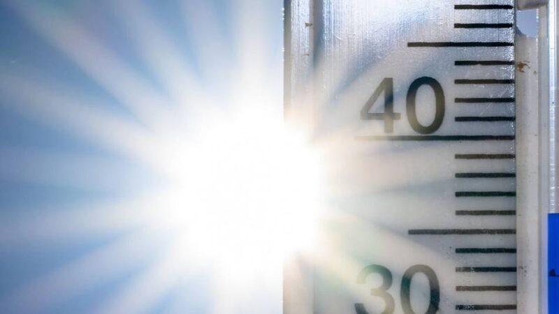 Sonnenschirme, Getränkegutscheine: Süchteln feiert mit Hitzeschutzmaßnahmen