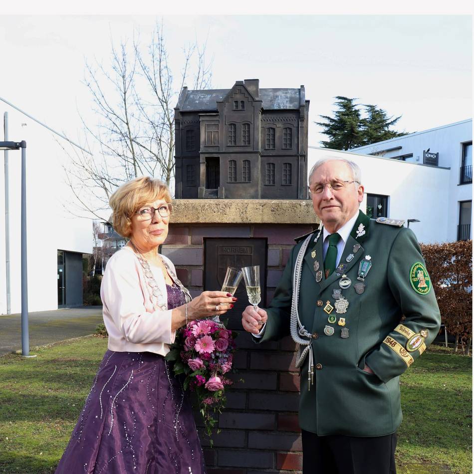 Brauchtum in Dormagen: Königin Anne I. regiert beim Horremer Schützenfest