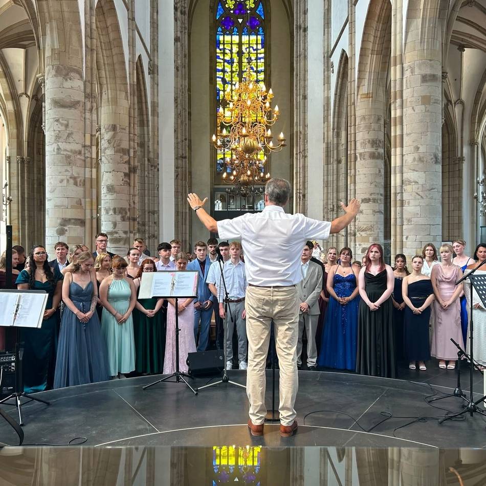 Abifeier: Berufskolleg Wesel verabschiedet Abiturienten mit Gottesdienst