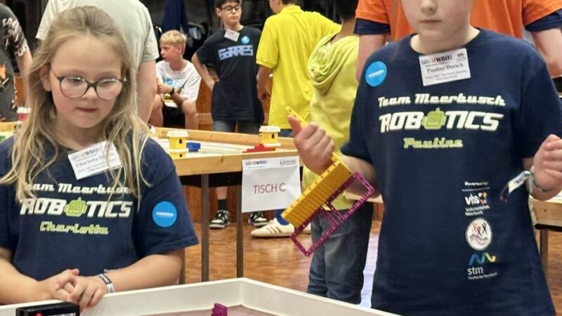 Robotics-Wettbewerb: Meerbuscher Robotik-Team holt drei erste Plätze