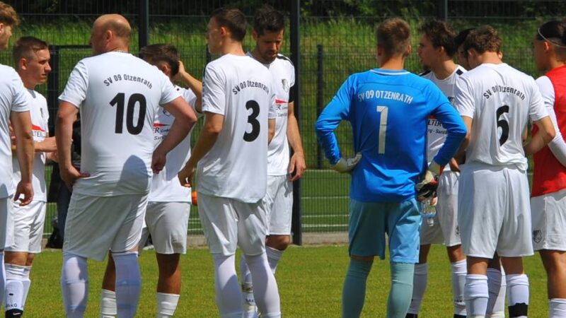 Trotz 21 Punkten auf Meister RSV: SV Otzenrath freut sich über die verdiente Vizemeisterschaft in der A-Liga