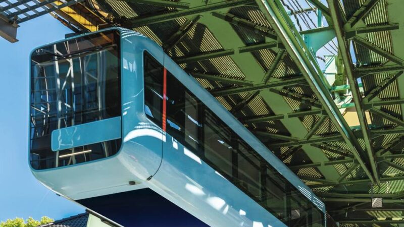 Unternehmen aus Radevormwald: Gira wirbt nun auch auf der Schwebebahn