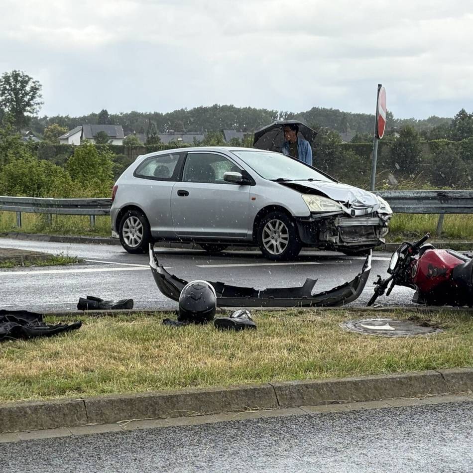 Hubschrauber im Einsatz: Motorradfahrer bei Verkehrsunfall schwer verletzt
