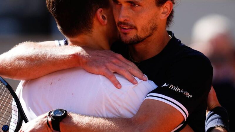 Sieg gegen Mensik: Zverev steht im Endspiel der French Open – Finalgegner kampflos weiter