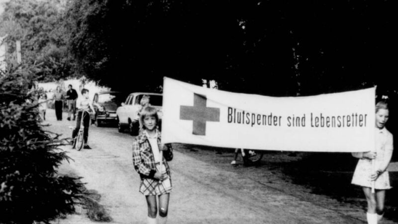 DRK-Blutspendedienst West: Als die Blutversorgung professionell wurde