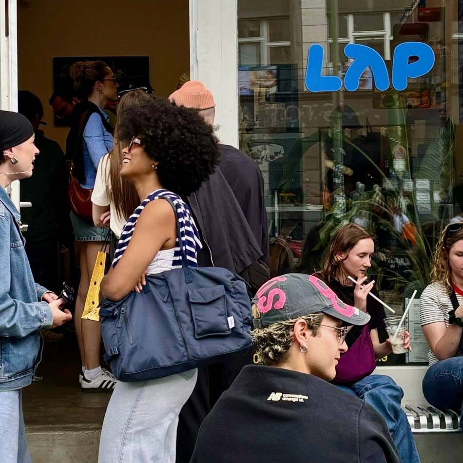 LAP Coffee in Düsseldorf : Berliner Kaffeekette eröffnet ersten Standort in Pempelfort – umgeben von lokalen Wettbewerbern